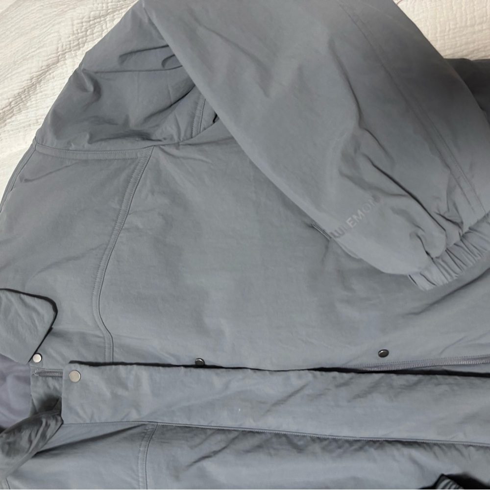 Lululemon Water Resistant Gray Women's Jacket - Picture 10 of 13